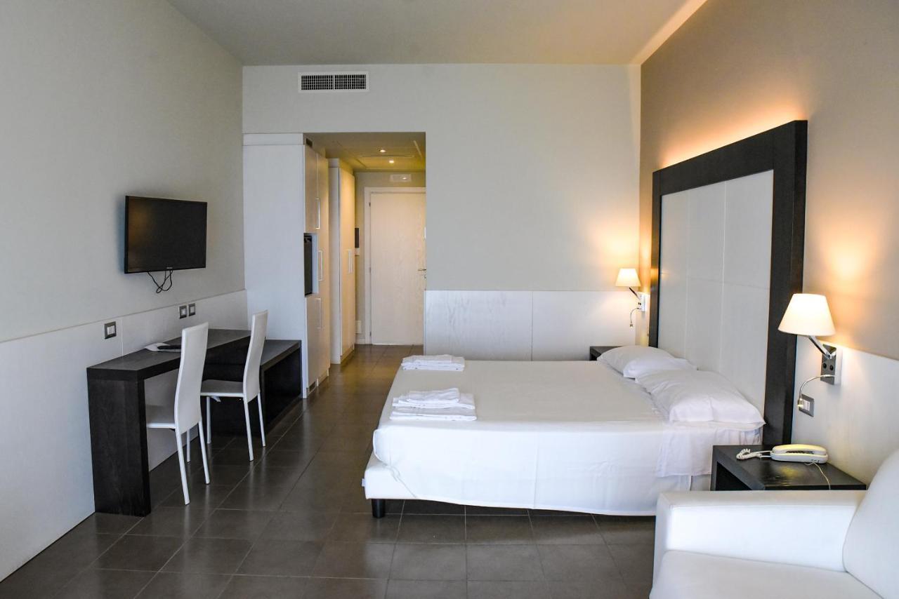 Grand Hotel Balestrieri Torre Melissa Exterior photo