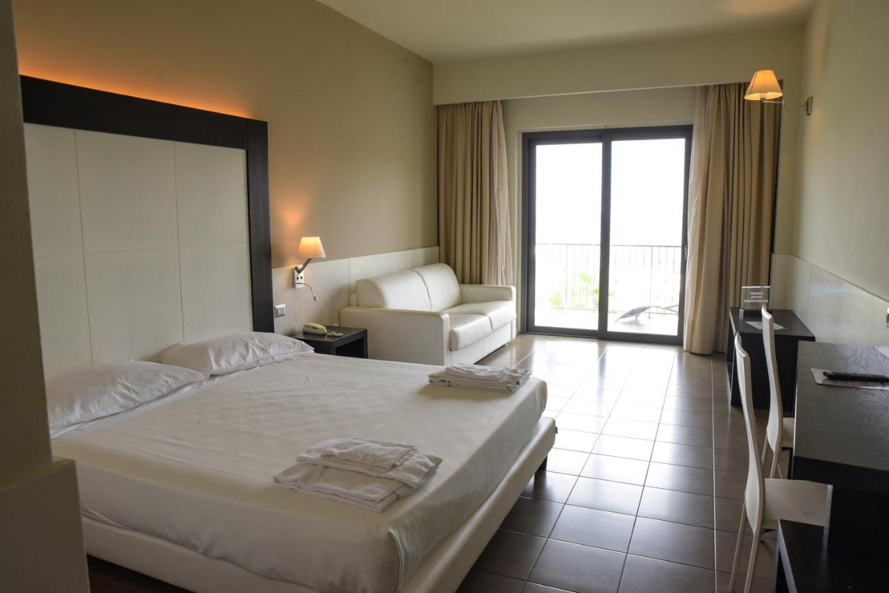 Grand Hotel Balestrieri Torre Melissa Exterior photo